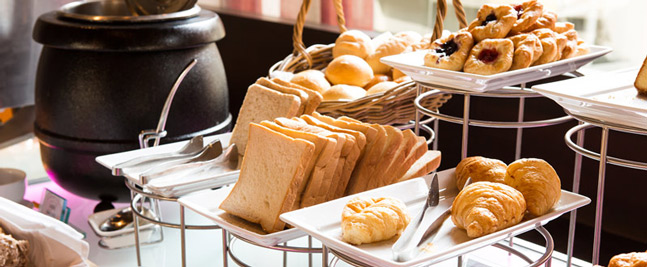 petit-dejeuner-complet-hotel-grand-parc